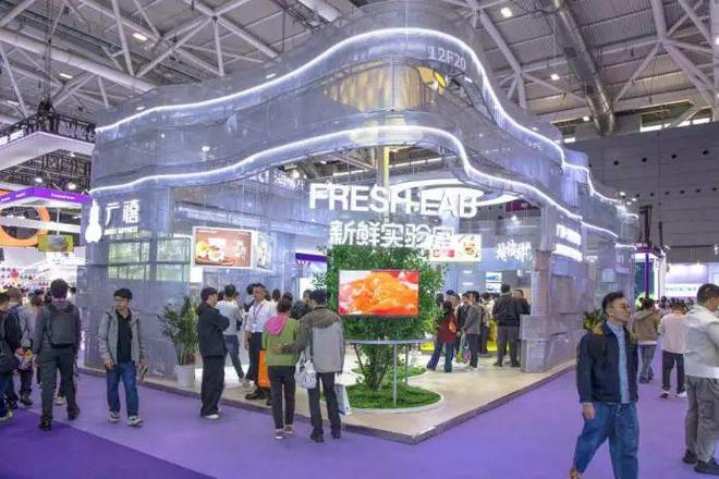 大展发掘饮品行业增长的方向和力量！凯时尊龙最新网站走进30万平超级(图9)