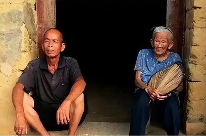 日本兵儿子光棍一辈子最大想法是砍死父亲人生就是博-尊龙凯时母亲是慰安妇父亲是(图12)